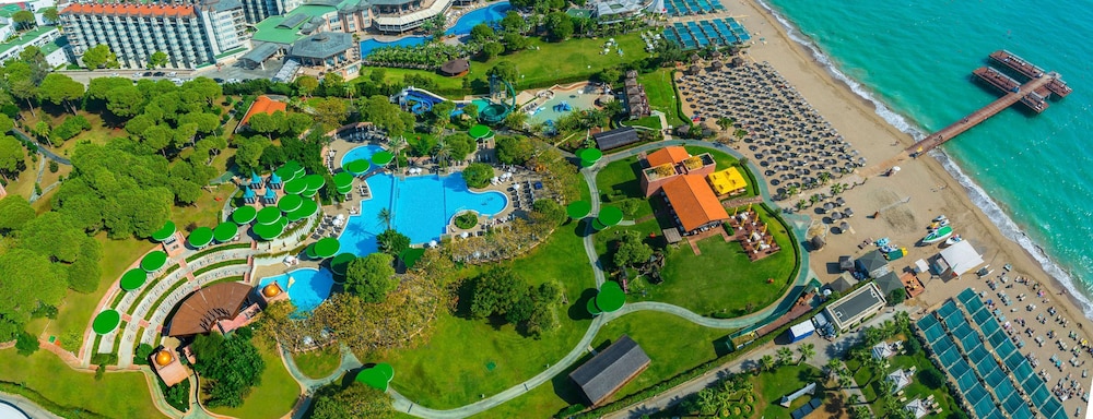 Gloria Verde Resort - All Inclusive — Swimming pool in Belek
