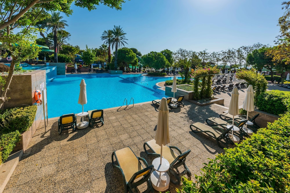 Gloria Verde Resort - All Inclusive — Swimming pool in Belek