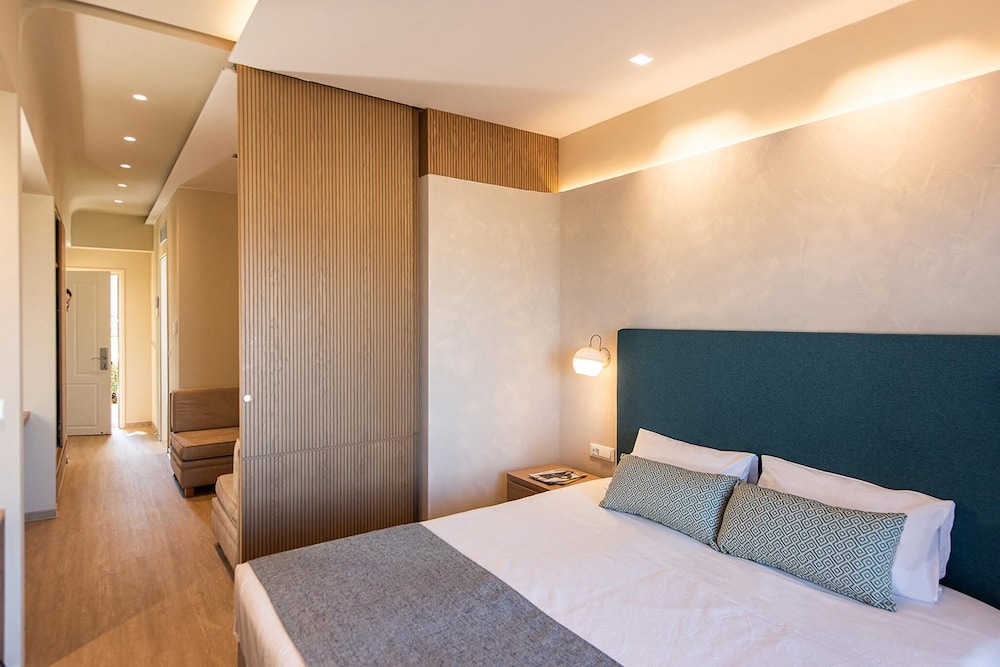 Pilot Beach Resort — Hotel rooms in Georgioupolis