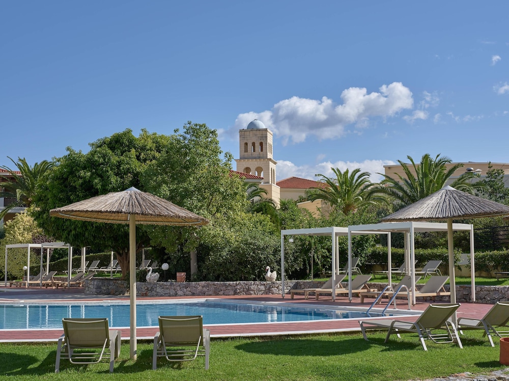 Pilot Beach Resort — Swimming pool in Georgioupolis