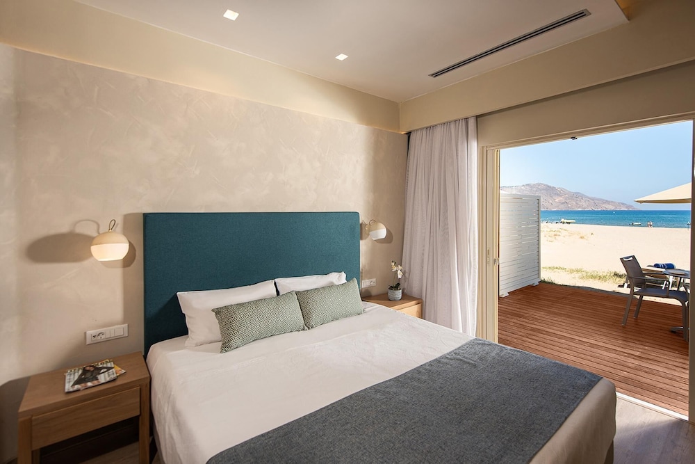 Pilot Beach Resort — Hotel rooms in Georgioupolis