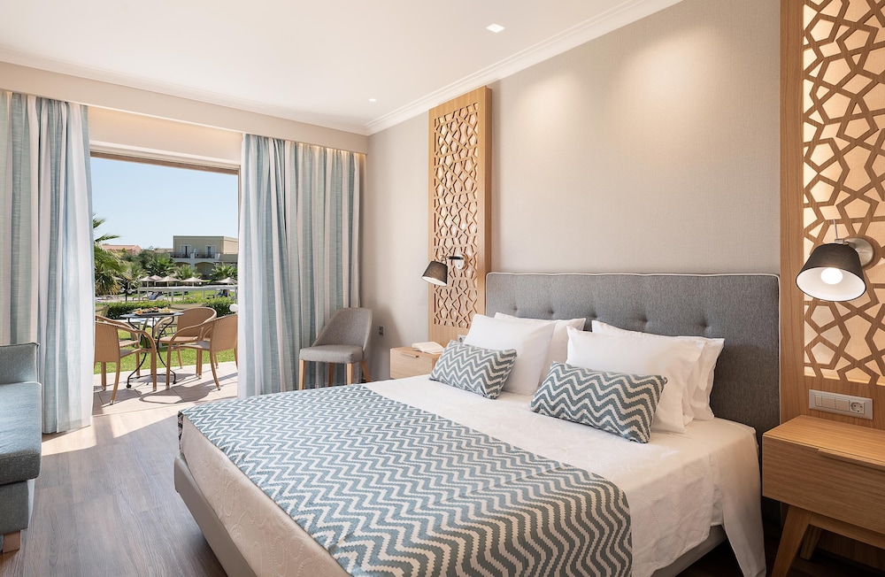 Pilot Beach Resort — Hotel rooms in Georgioupolis