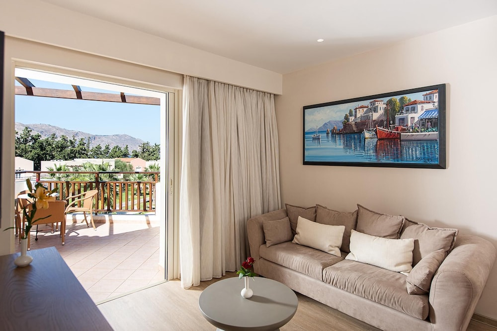 Pilot Beach Resort — Hotel rooms in Georgioupolis