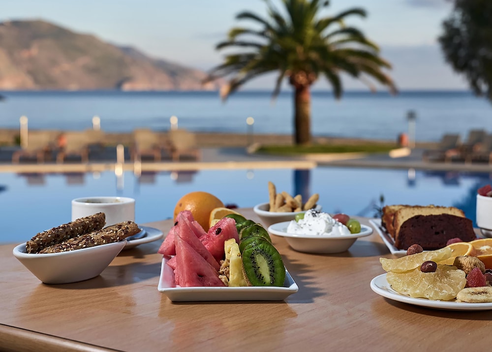 Pilot Beach Resort — Restaurant & bars in Georgioupolis