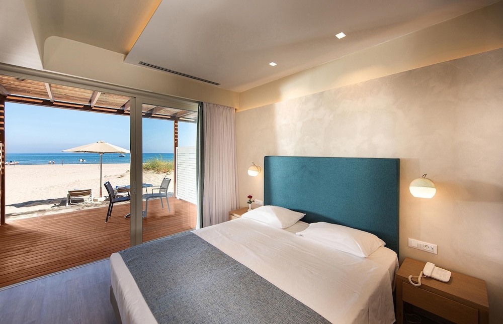 Pilot Beach Resort — Hotel rooms in Georgioupolis