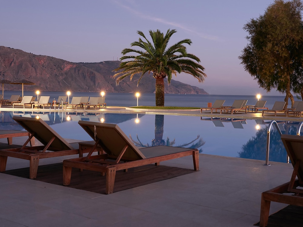 Pilot Beach Resort — Swimming pool in Georgioupolis