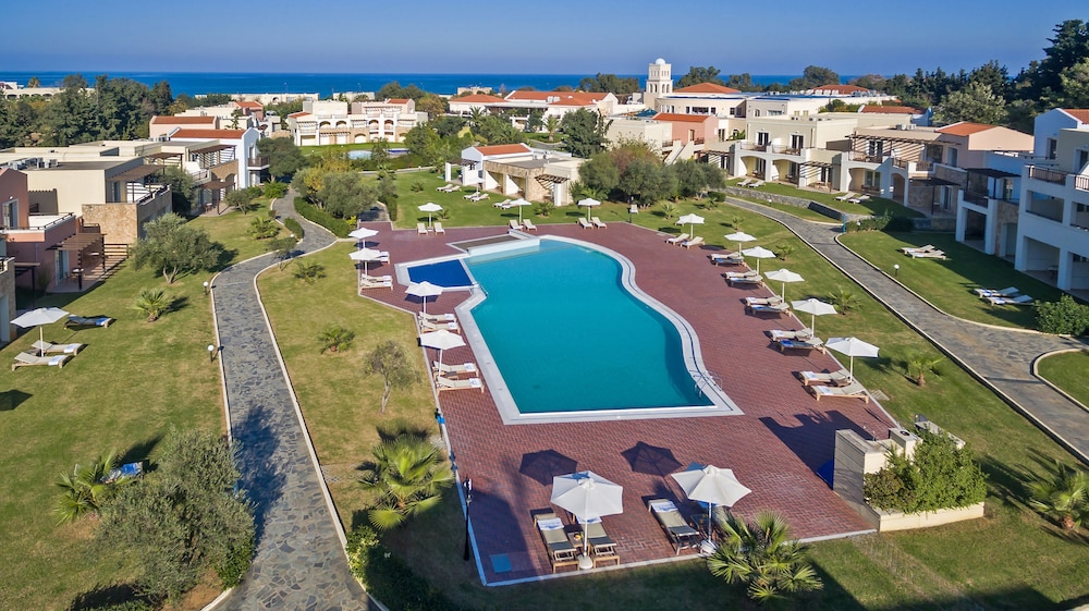 Pilot Beach Resort - zdjęcie 2