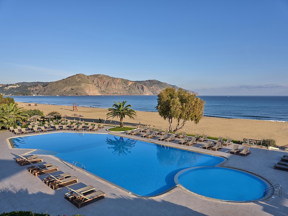 Pilot Beach Resort — Swimming pool in Georgioupolis