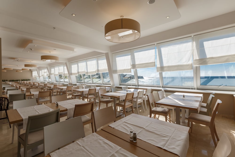 Hotel Plavi Plava Laguna — Restaurant & bars in Poreč, Istria