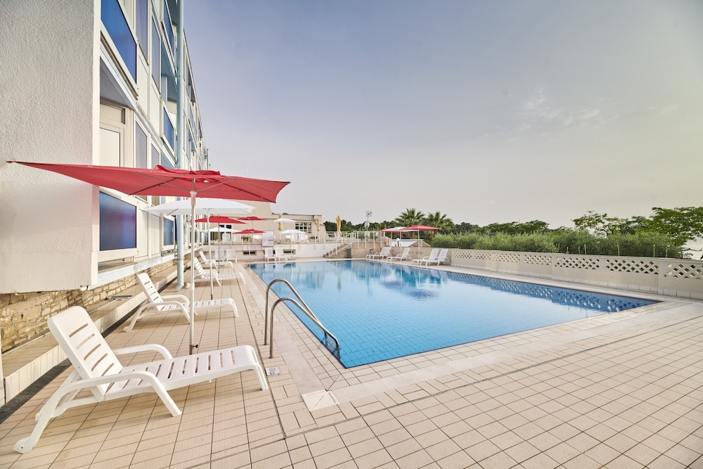 Hotel Plavi Plava Laguna — Swimming pool in Poreč, Istria