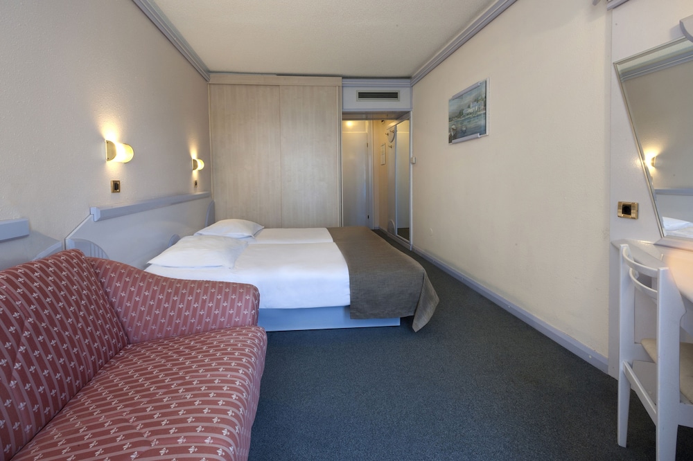 Hotel Plavi Plava Laguna — Hotel rooms in Poreč, Istria