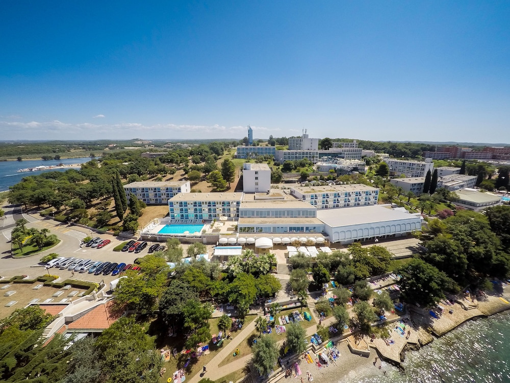 Hotel Plavi Plava Laguna — Hotel building in Poreč, Istria