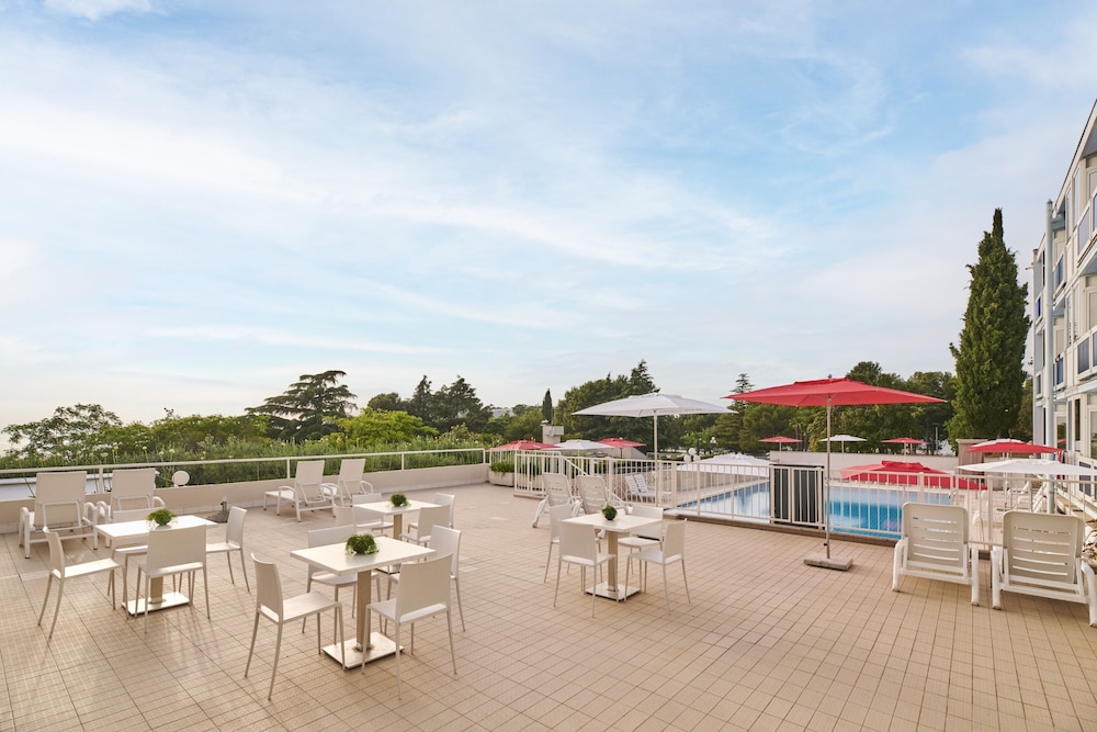 Hotel Plavi Plava Laguna — Swimming pool in Poreč, Istria