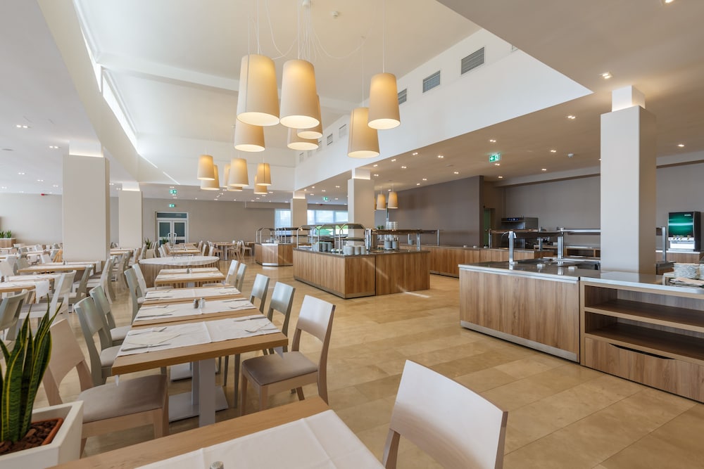 Hotel Plavi Plava Laguna — Restaurant & bars in Poreč, Istria