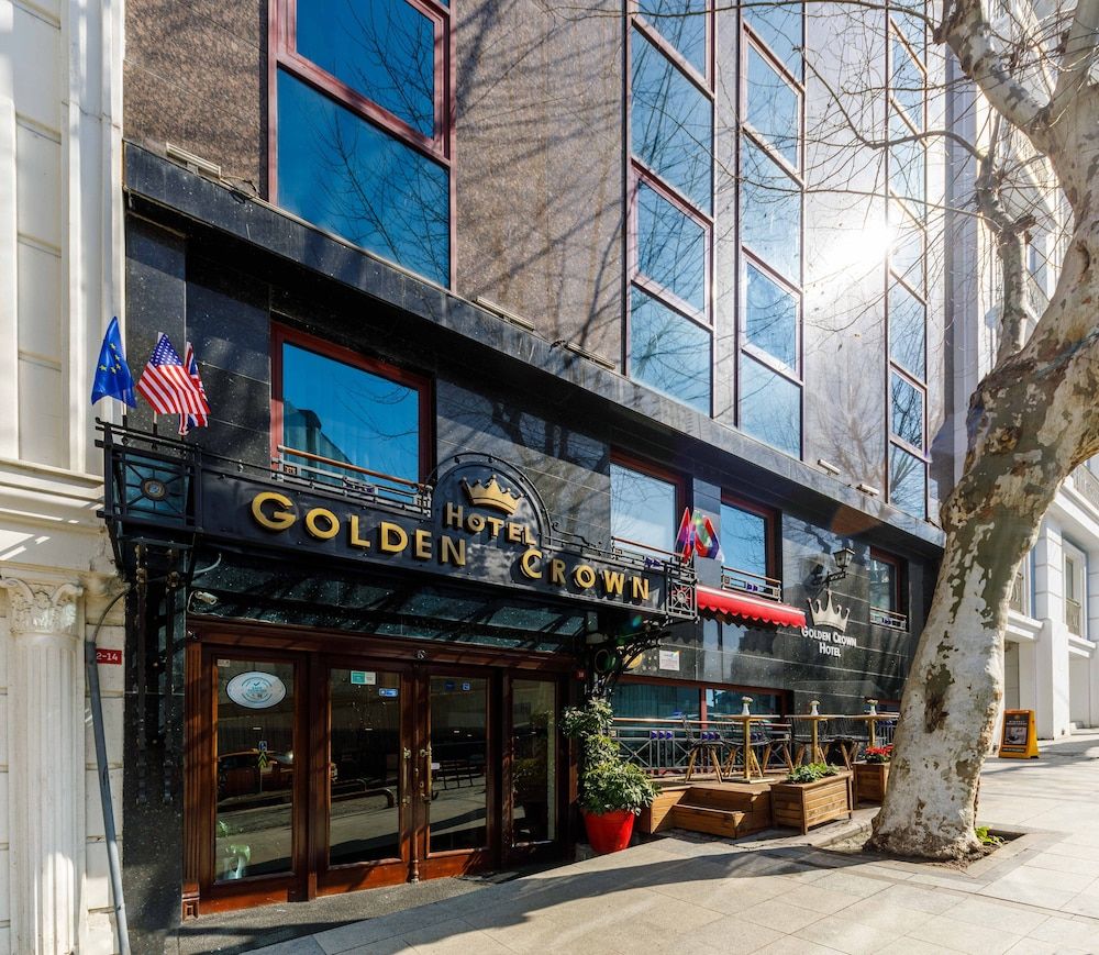 Hotel Golden Crown