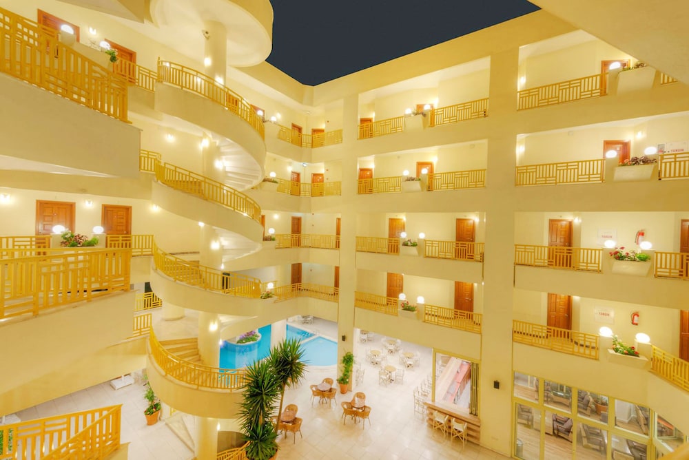 Hotel Golden Lotus - All Inclusive — Hotel building in Kemer