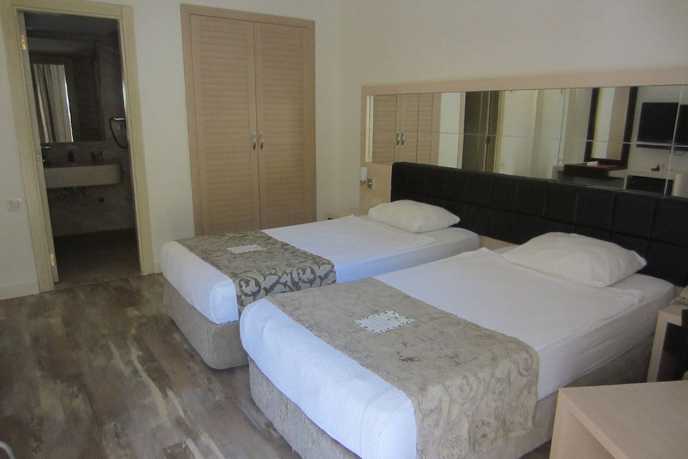 Hotel Golden Lotus - All Inclusive — Hotel rooms in Kemer