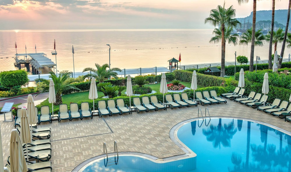 Hotel Golden Lotus - All Inclusive — Main photo in Kemer