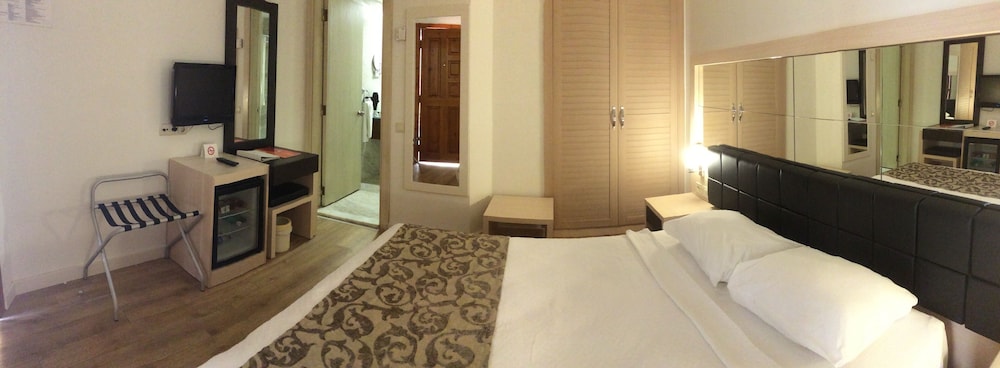 Hotel Golden Lotus - All Inclusive — Hotel rooms in Kemer