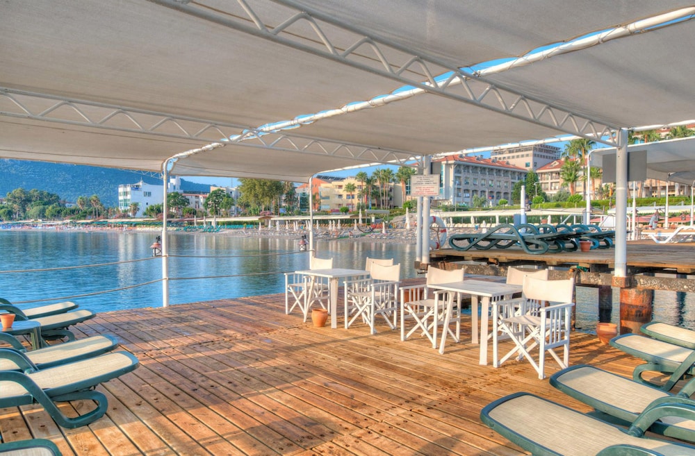Hotel Golden Lotus - All Inclusive — Beach in Kemer