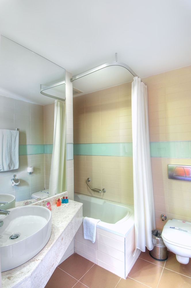 Hotel Golden Lotus - All Inclusive — Hotel rooms in Kemer