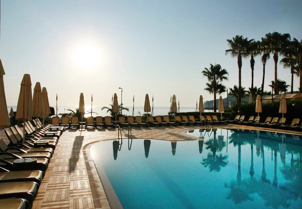 Hotel Golden Lotus - All Inclusive — Swimming pool in Kemer