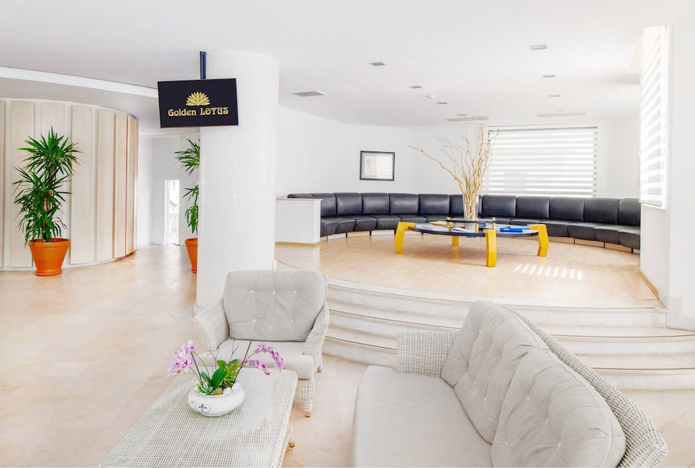 Hotel Golden Lotus - All Inclusive — Hotel building in Kemer