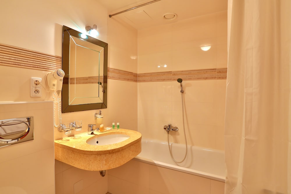 Hotel Ariston & Ariston Patio — Hotel rooms in Prague, Prague
