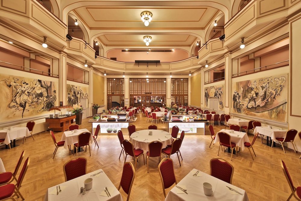 Hotel Ariston & Ariston Patio — Restaurant & bars in Prague, Prague