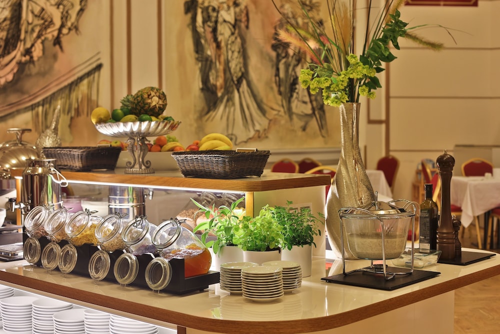 Hotel Ariston & Ariston Patio — Restaurant & bars in Prague, Prague