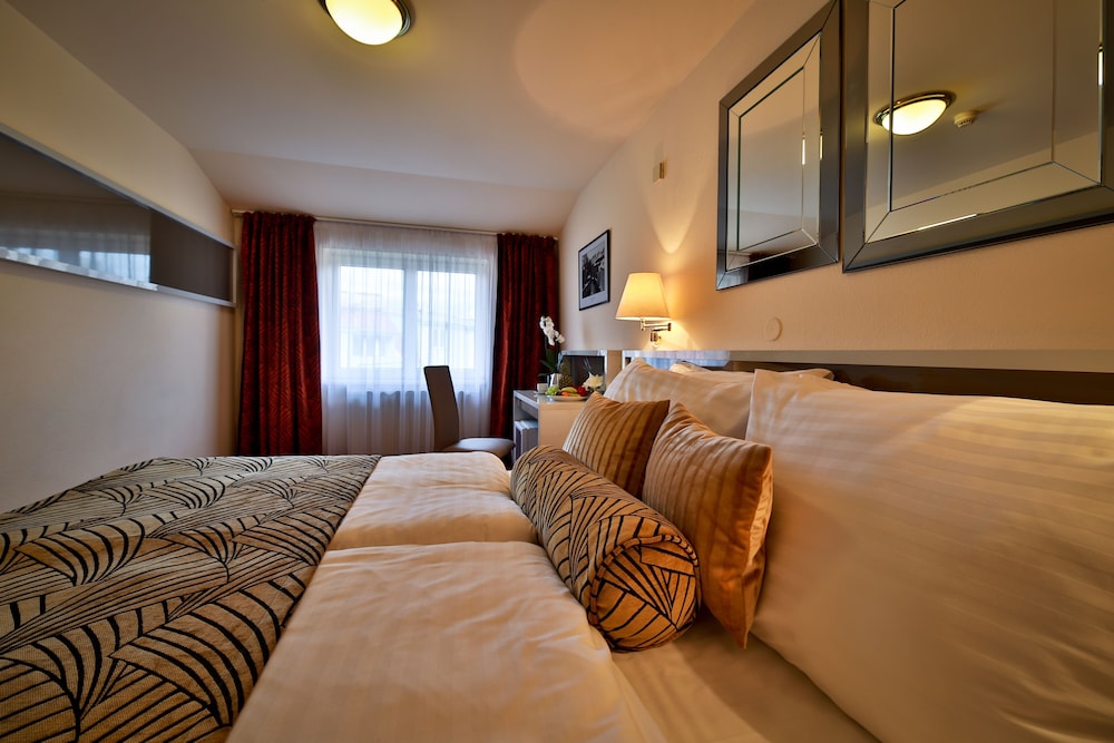 Hotel Ariston & Ariston Patio — Hotel rooms in Prague, Prague