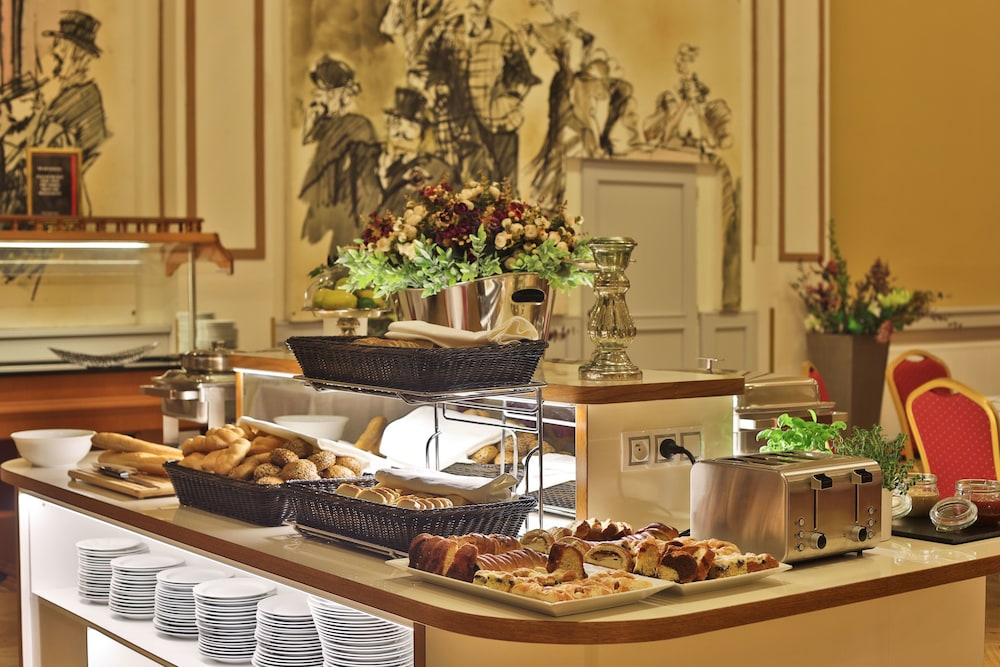 Hotel Ariston & Ariston Patio — Restaurant & bars in Prague, Prague
