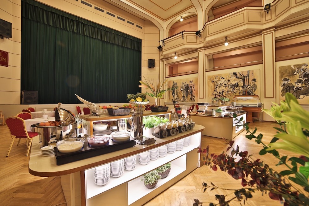 Hotel Ariston & Ariston Patio — Restaurant & bars in Prague, Prague