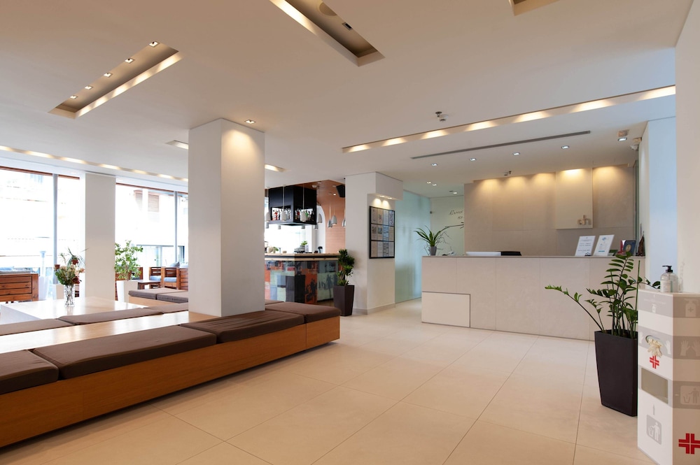 Atlantis City Hotel — Restaurant & bars in Rhodes Town, South Aegean