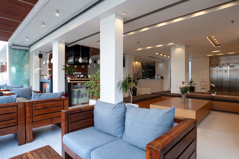 Atlantis City Hotel — Restaurant & bars in Rhodes Town, South Aegean