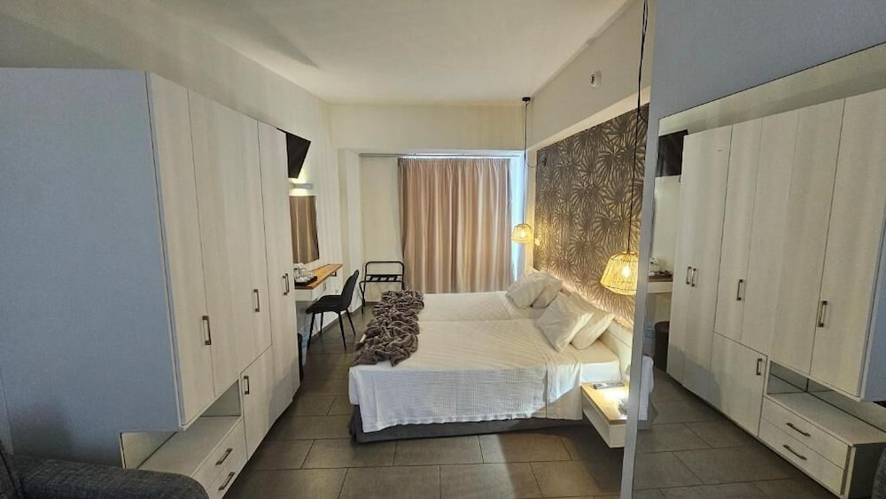 Atlantis City Hotel — Hotel rooms in Rhodes Town, South Aegean