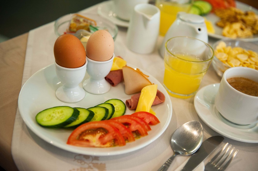 Atlantis City Hotel — Restaurant & bars in Rhodes Town, South Aegean