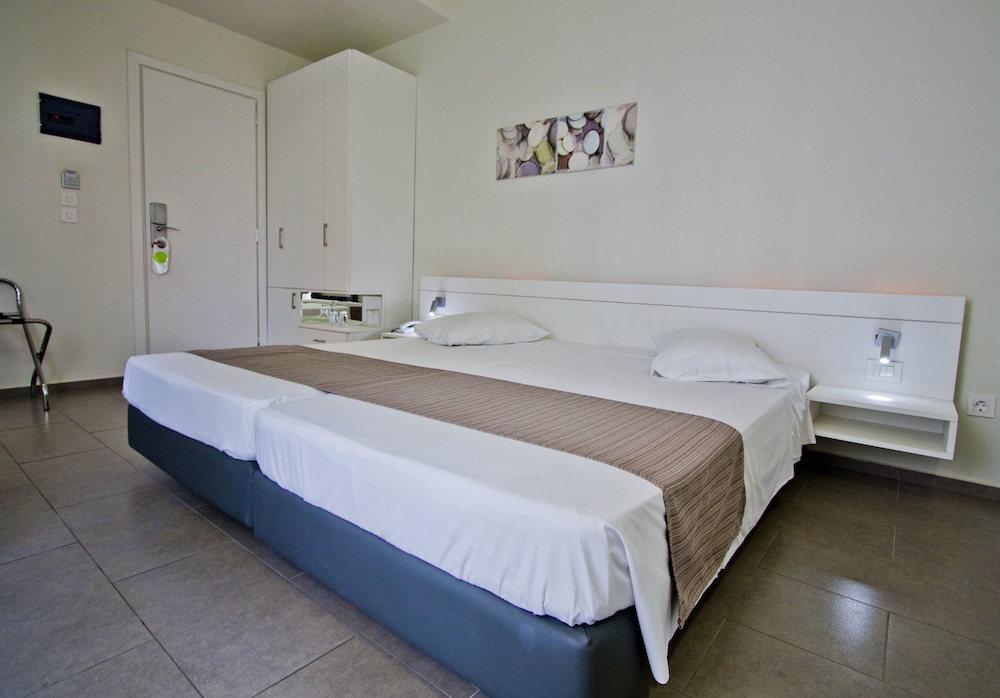 Atlantis City Hotel — Hotel rooms in Rhodes Town, South Aegean