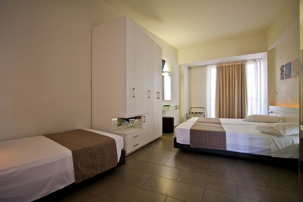 Atlantis City Hotel — Hotel rooms in Rhodes Town, South Aegean