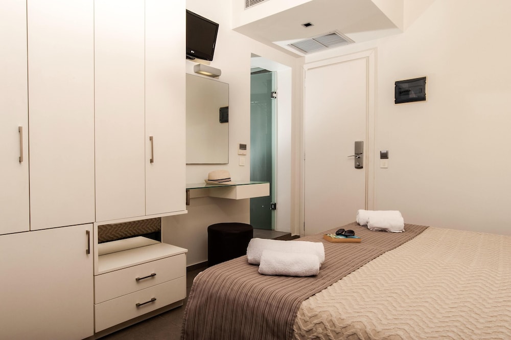 Atlantis City Hotel — Hotel rooms in Rhodes Town, South Aegean