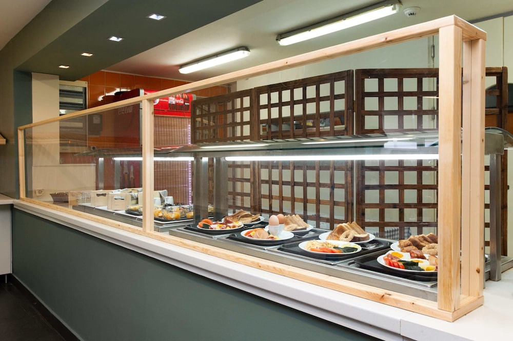 Atlantis City Hotel — Restaurant & bars in Rhodes Town, South Aegean