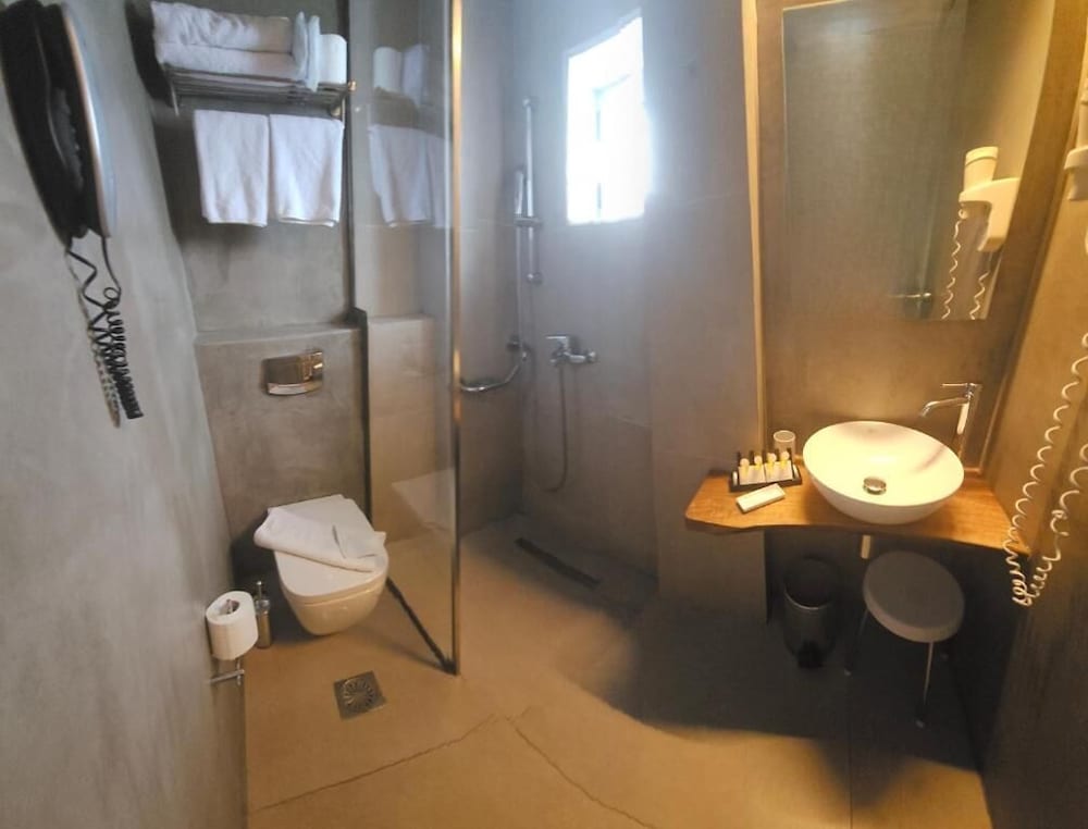 Atlantis City Hotel — Hotel rooms in Rhodes Town, South Aegean