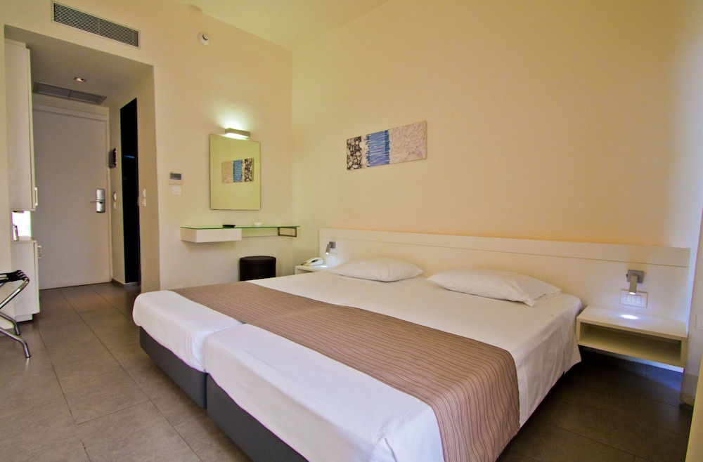 Atlantis City Hotel — Hotel rooms in Rhodes Town, South Aegean