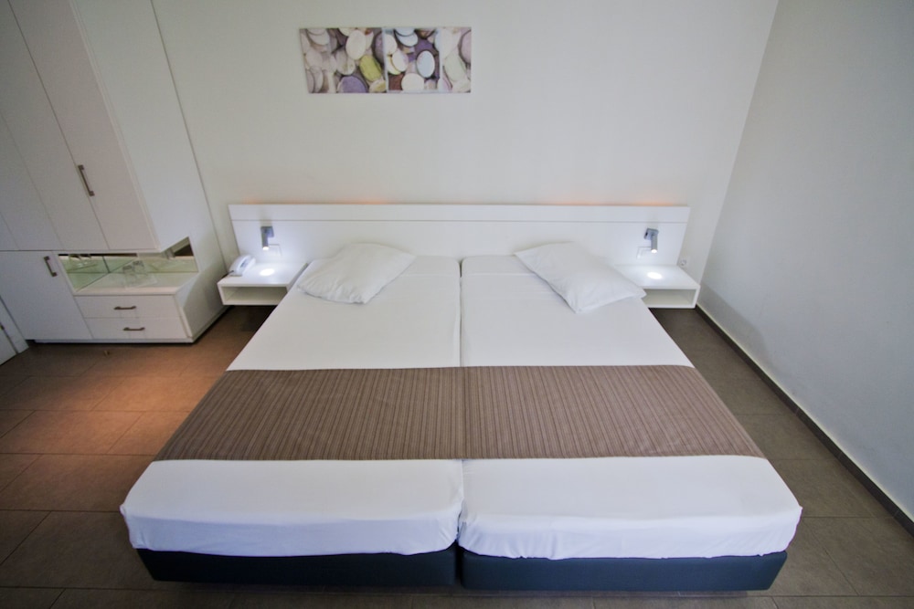 Atlantis City Hotel — Hotel rooms in Rhodes Town, South Aegean