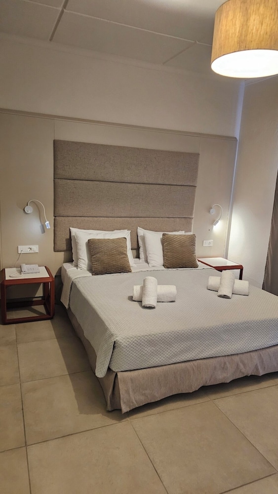 Atlantis City Hotel — Hotel rooms in Rhodes Town, South Aegean