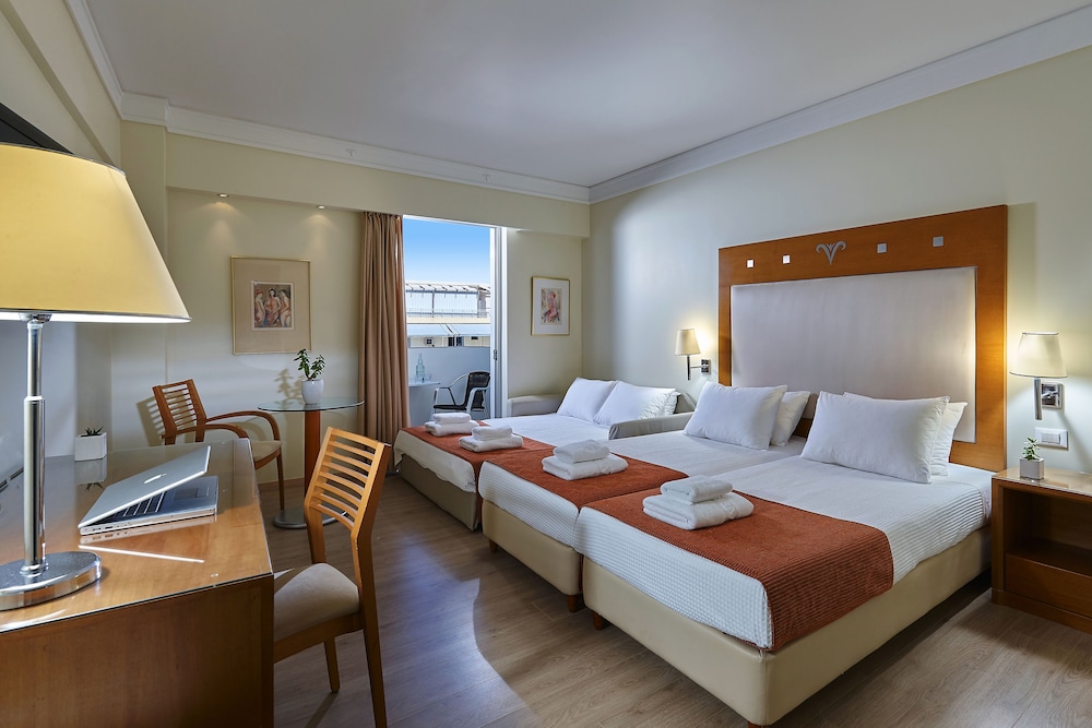 Atrion Hotel — Hotel rooms in Heraklion