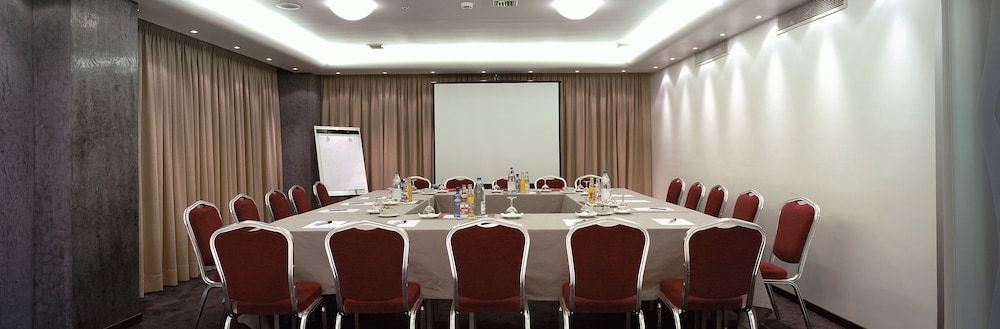 Atrion Hotel — Hotel building in Heraklion