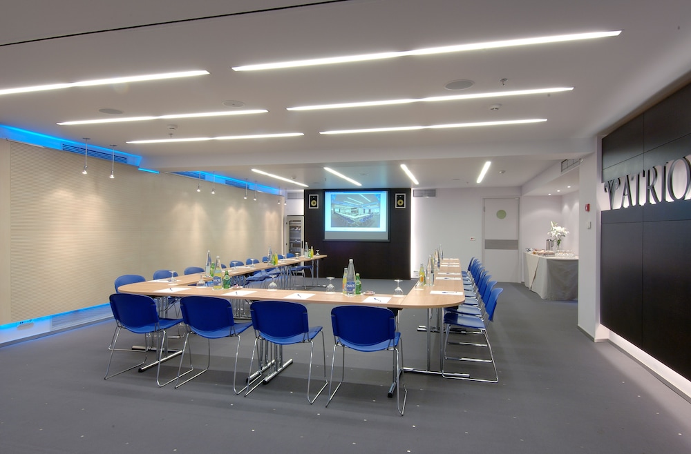 Atrion Hotel — Restaurant & bars in Heraklion