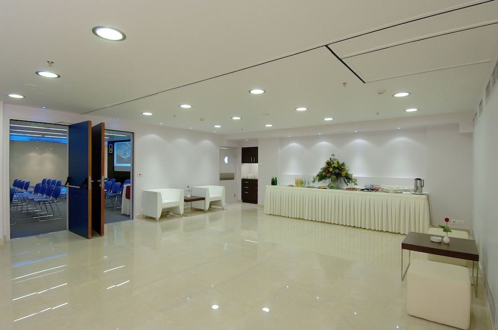 Atrion Hotel — Hotel building in Heraklion