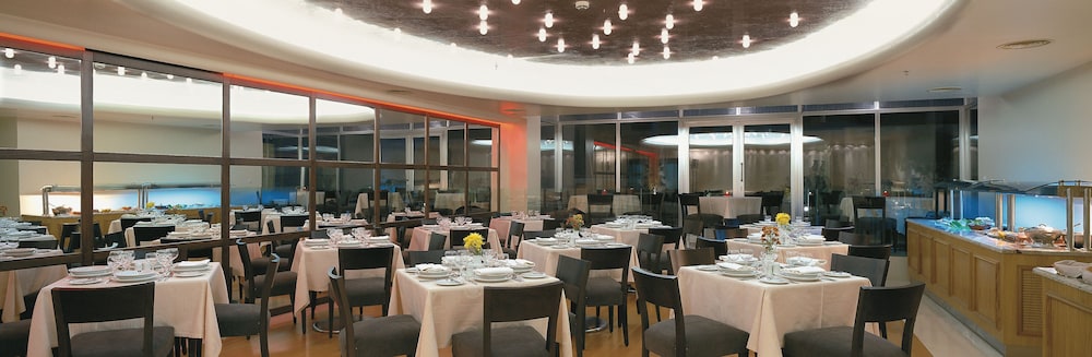 Atrion Hotel — Restaurant & bars in Heraklion